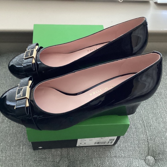 kate spade new york Women's Bowdie Wedge Pumps, size 8, $268 - Picture 7 of 12
